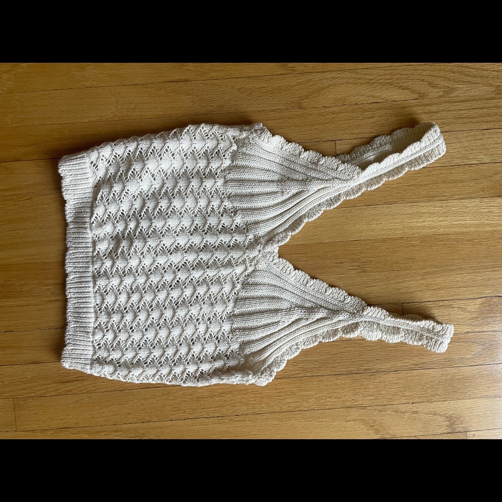 Adorable knit crop top, xs, never worn, h&m